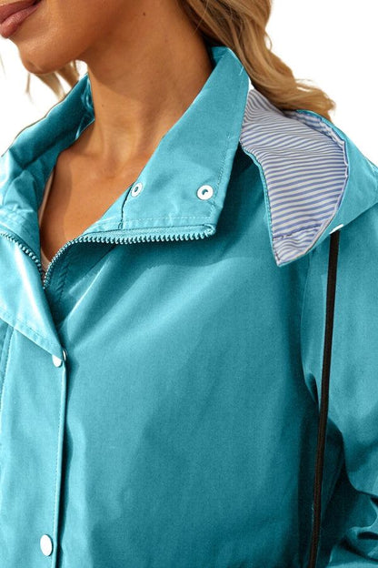 Chaqueta con Capucha de Mujer | Cintura Ajustable