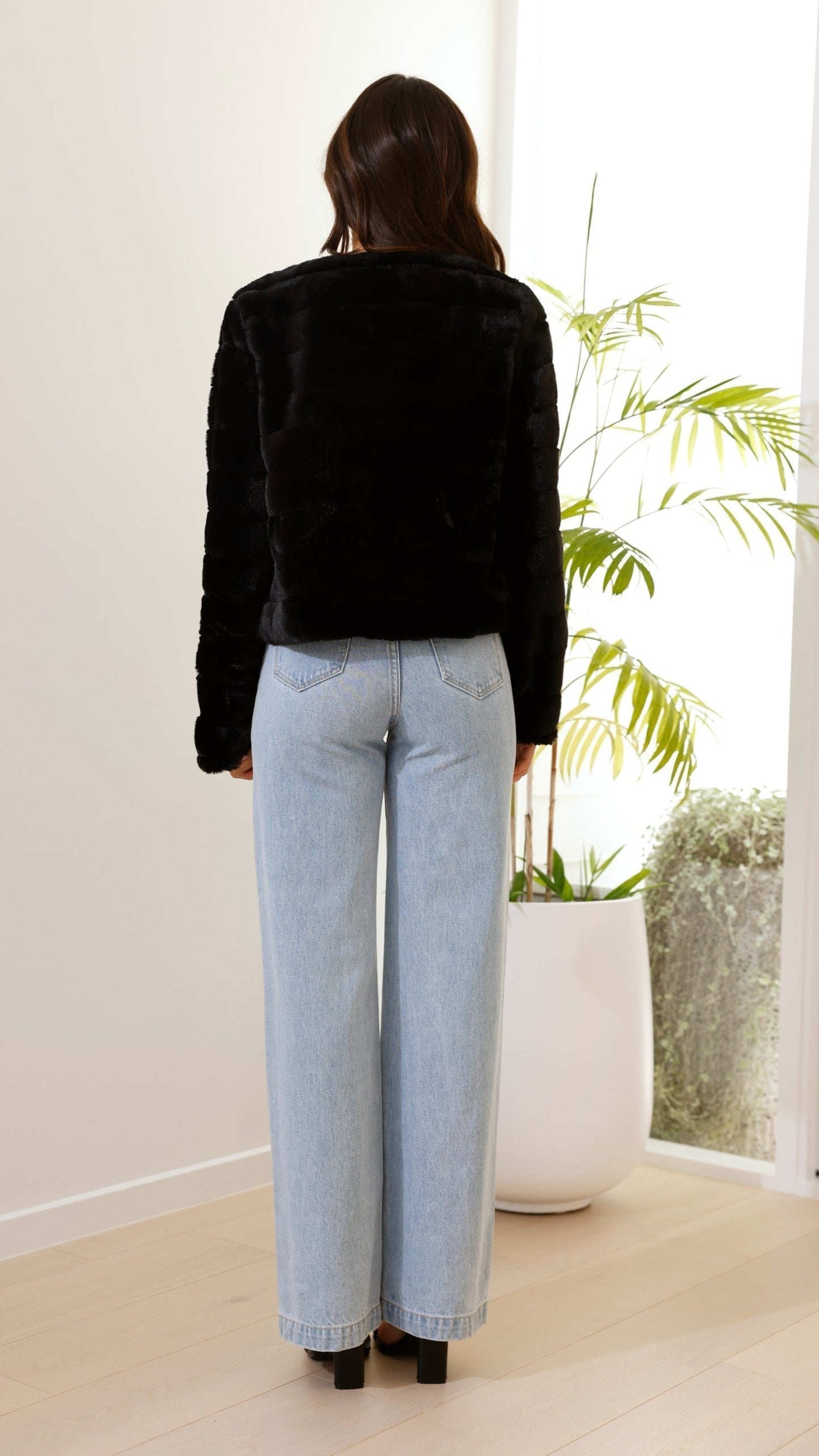 Chaqueta corta de pelo sintético para mujer | Frente abierto