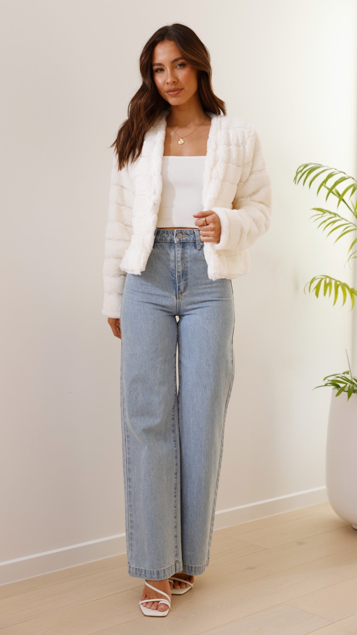 Chaqueta corta de pelo sintético para mujer | Frente abierto