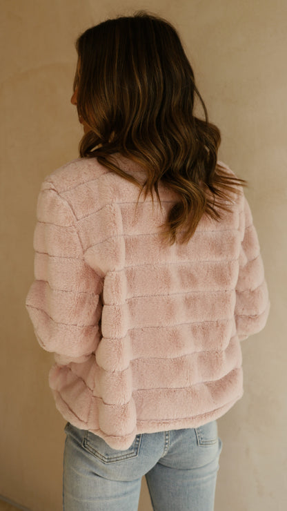 Chaqueta corta de pelo sintético para mujer | Frente abierto