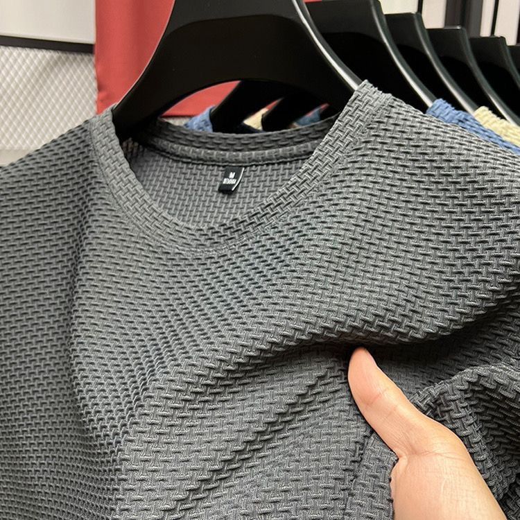 Breathable and wrinkle-resistant men's t-shirt