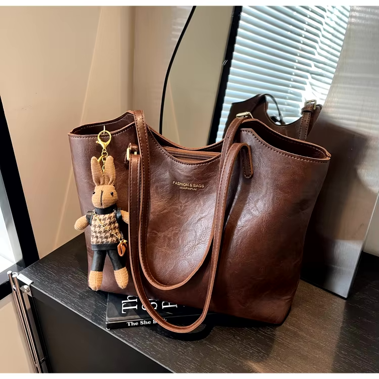 Mochila Tote de Mujer | Detalle Llavero