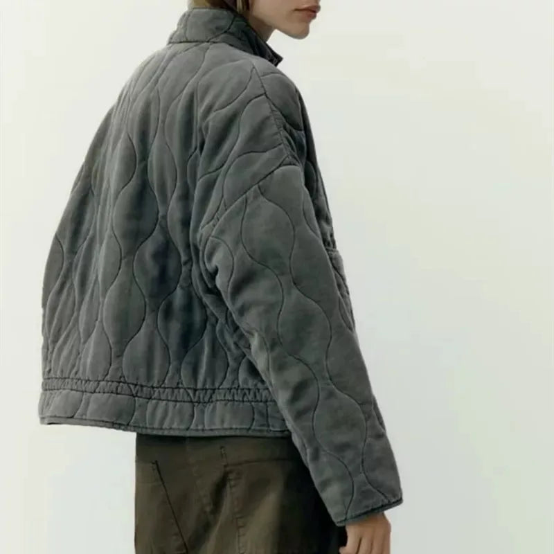 Chaqueta acolchada para mujer | Detalle de bolsillos