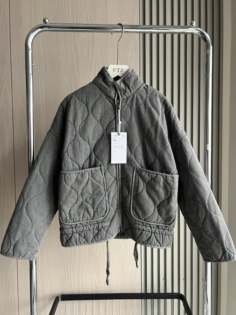 Chaqueta acolchada para mujer | Detalle de bolsillos