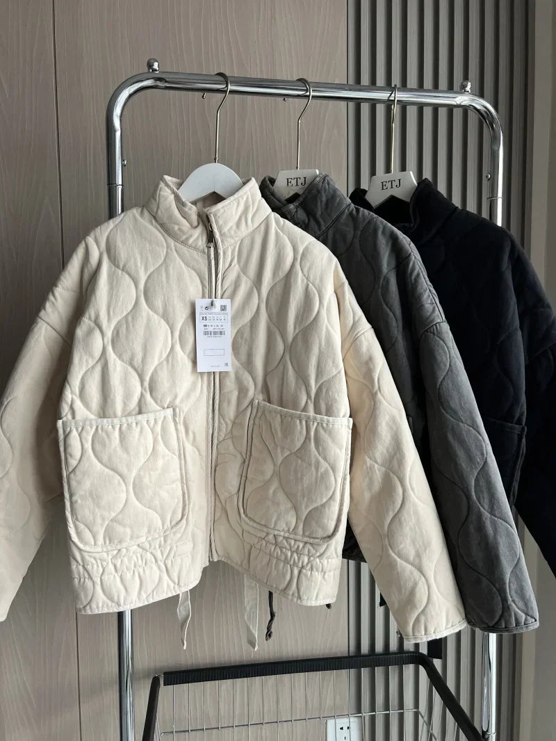 Chaqueta acolchada para mujer | Detalle de bolsillos