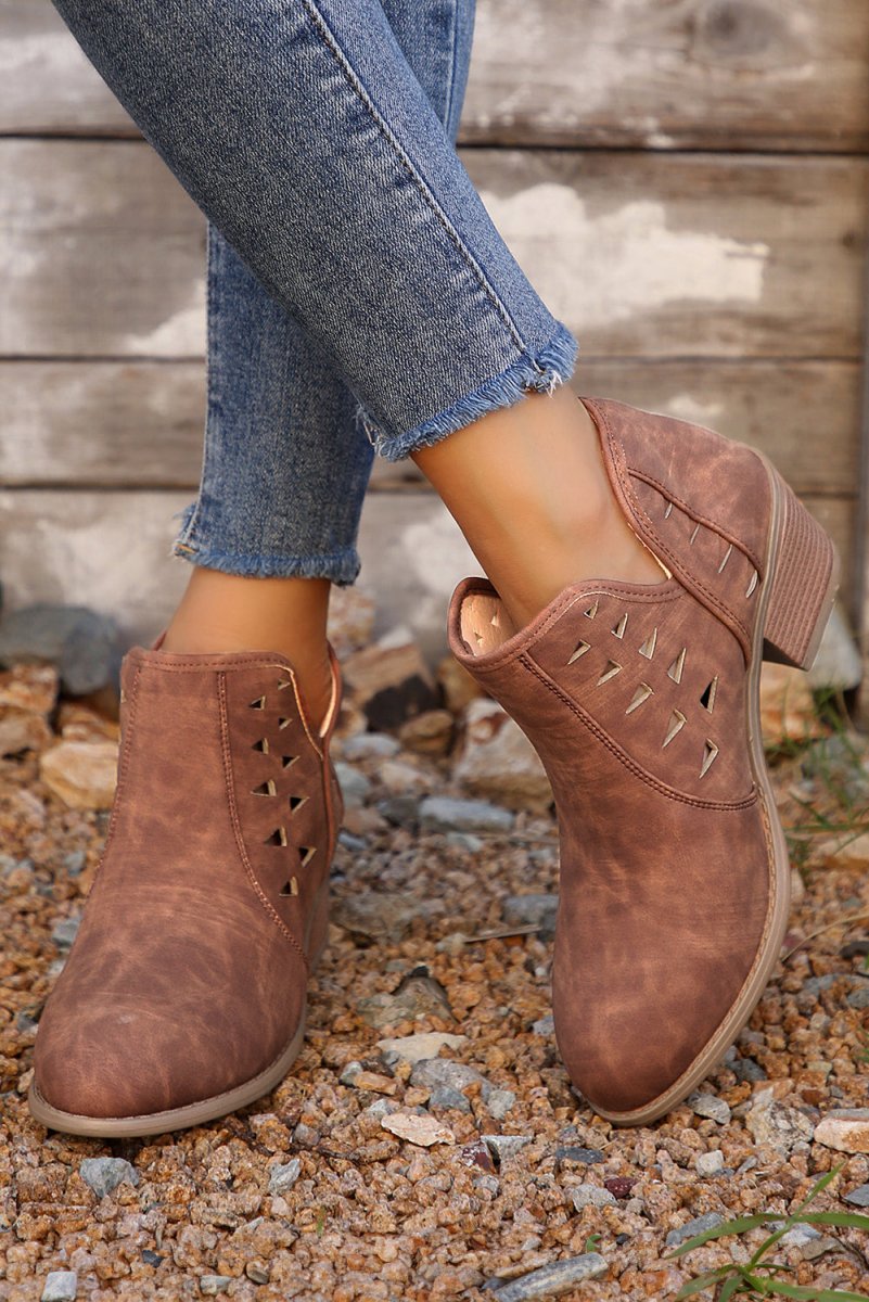 Botines de Tacón en Ante con Punta Fina Mujer - Carmen Modas - Boots