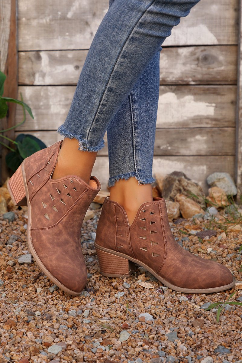 Botines de Tacón en Ante con Punta Fina Mujer - Carmen Modas - Boots