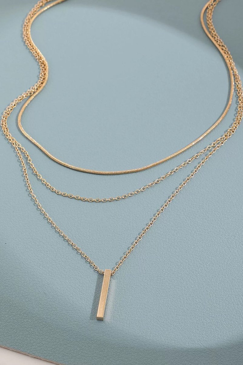 Collar dorado moderno con colgante barra ajustable - Carmen Modas - Necklaces