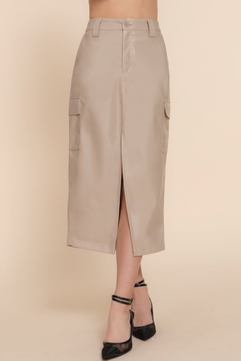 Falda Cargo Midi de Piel Sintética en Beige Oscuro: Elegancia Versátil - Carmen Modas - Skirts