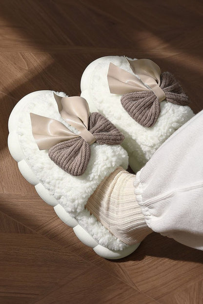 Pantuflas peluche invierno con lazo decorativo contrastante - Carmen Modas - Slides Shoes + Flip Flops