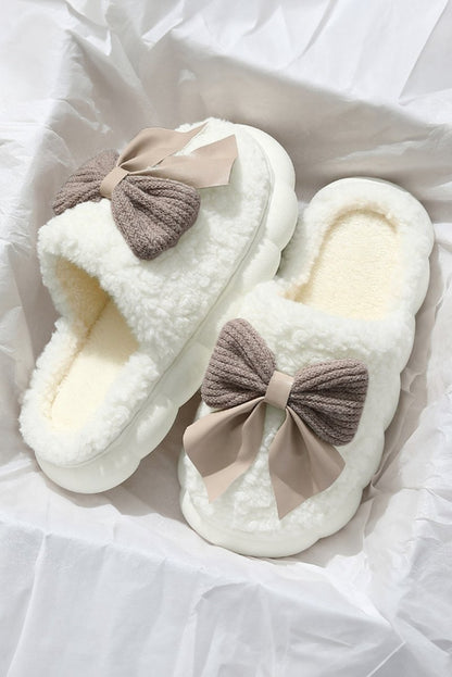 Pantuflas peluche invierno con lazo decorativo contrastante - Carmen Modas - Slides Shoes + Flip Flops