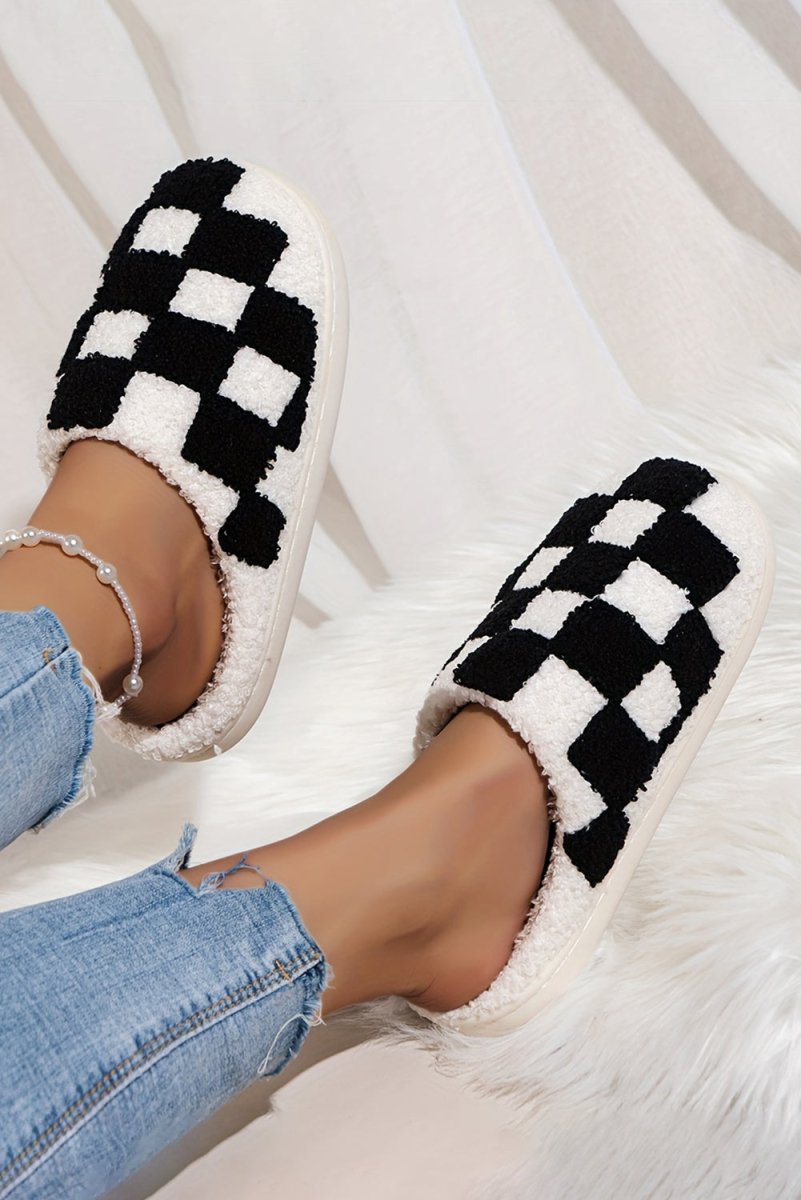 Pantuflas peluche invierno estampado cuadros slip - on - Carmen Modas - Slides Shoes + Flip Flops
