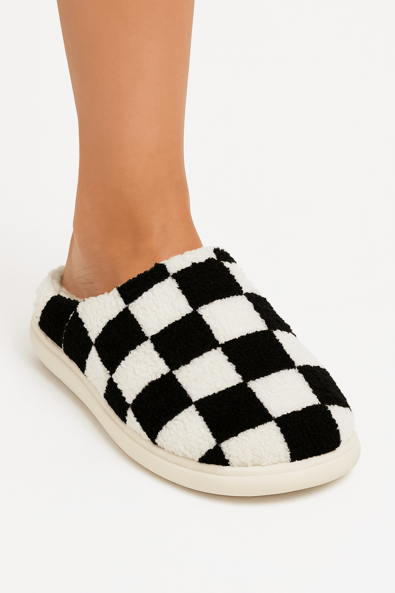 Pantuflas peluche invierno estampado cuadros slip - on - Carmen Modas - Slides Shoes + Flip Flops