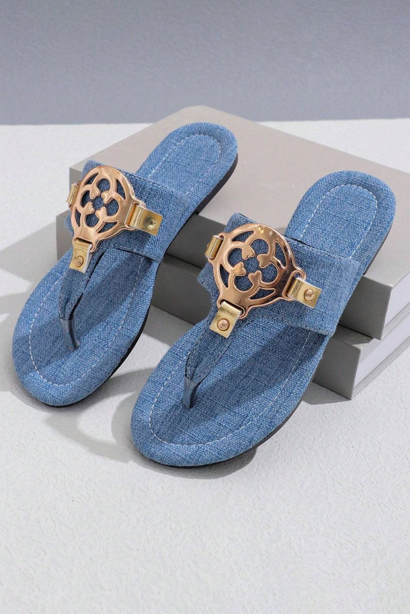Sandalias chancla cuero sintético con adorno metálico casual - Carmen Modas - Sandals