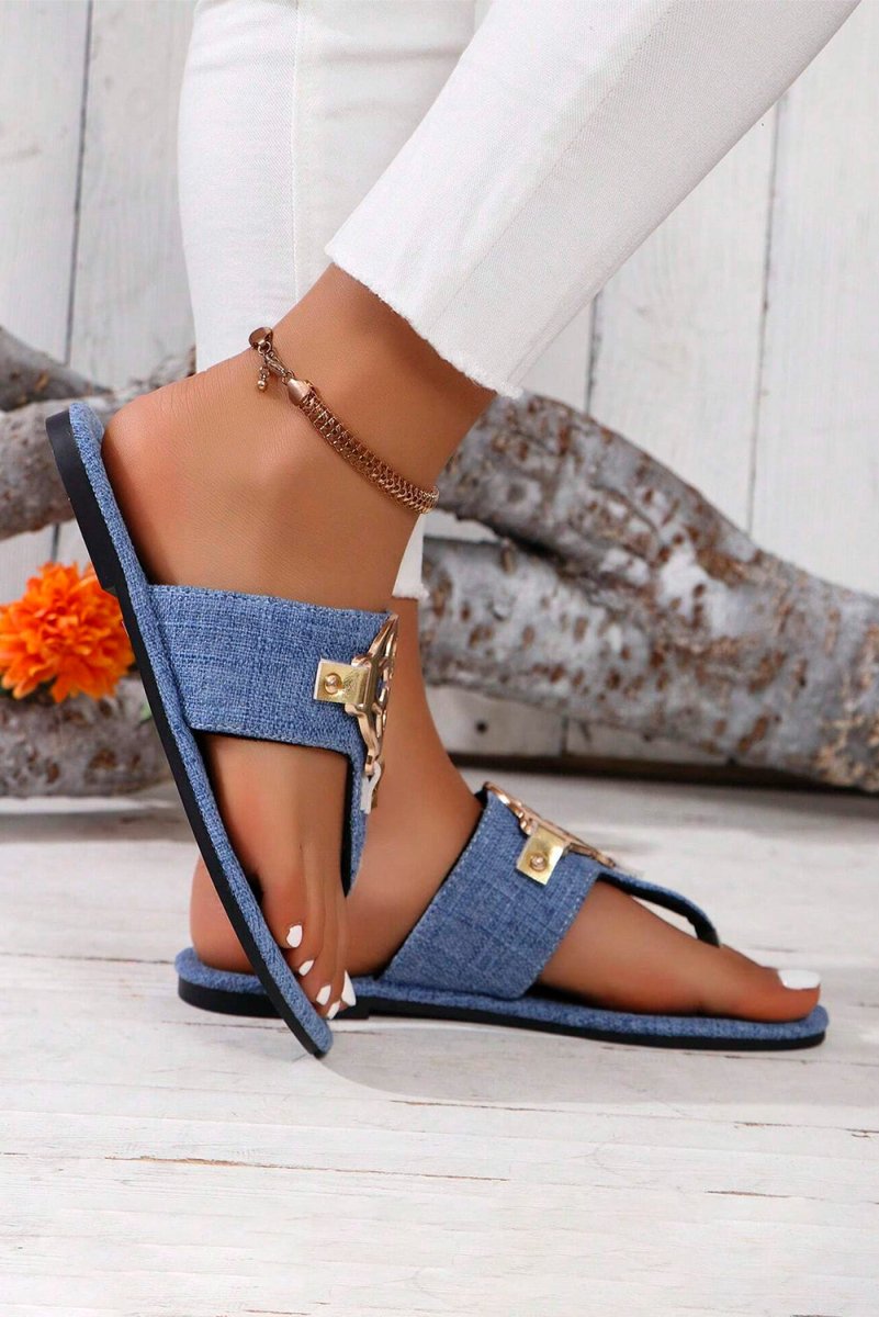 Sandalias chancla cuero sintético con adorno metálico casual - Carmen Modas - Sandals