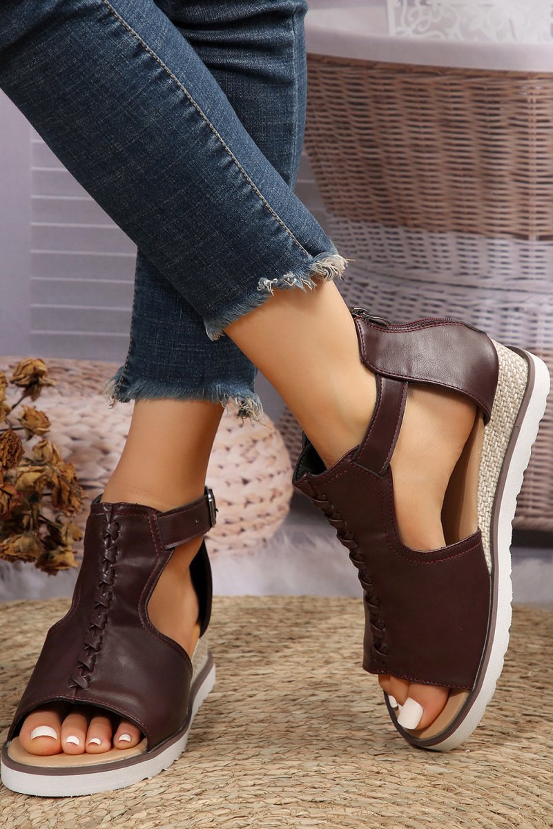 Sandalias de Plataforma con Hebilla y Diseño Calado Mujer - Carmen Modas - Sandals