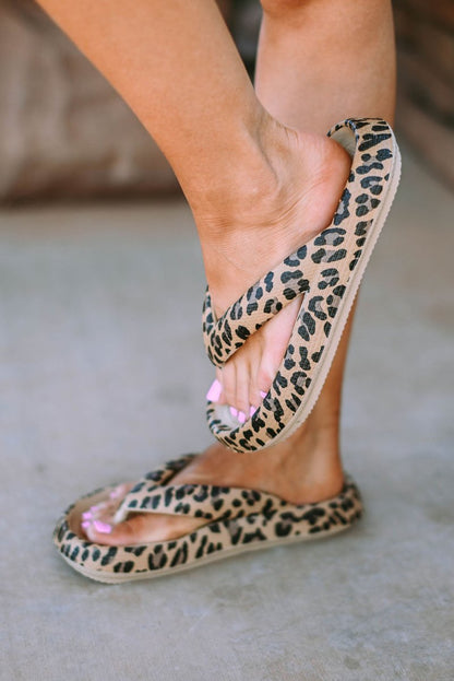 Sandalias flip - flop con plataforma y estampado leopardo - Carmen Modas - Slides Shoes + Flip Flops