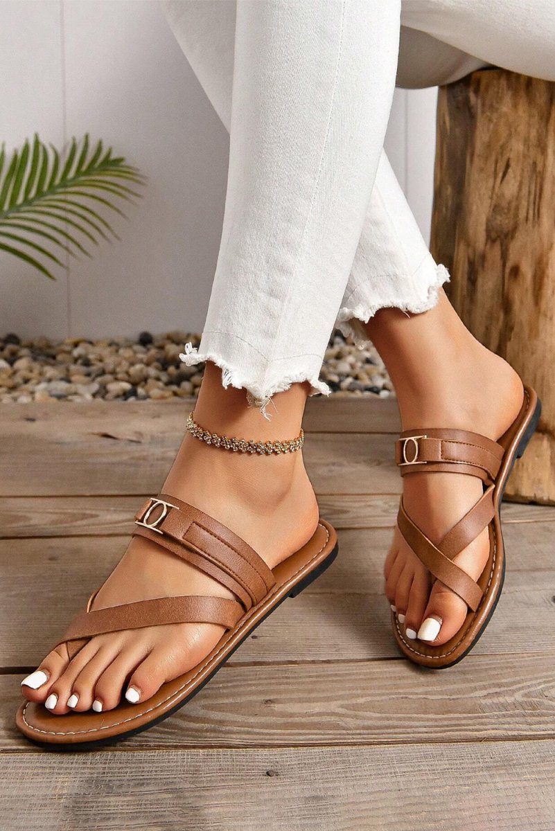Sandalias planas cuero sintético cruzadas con hebilla metalizada - Carmen Modas - Sandals