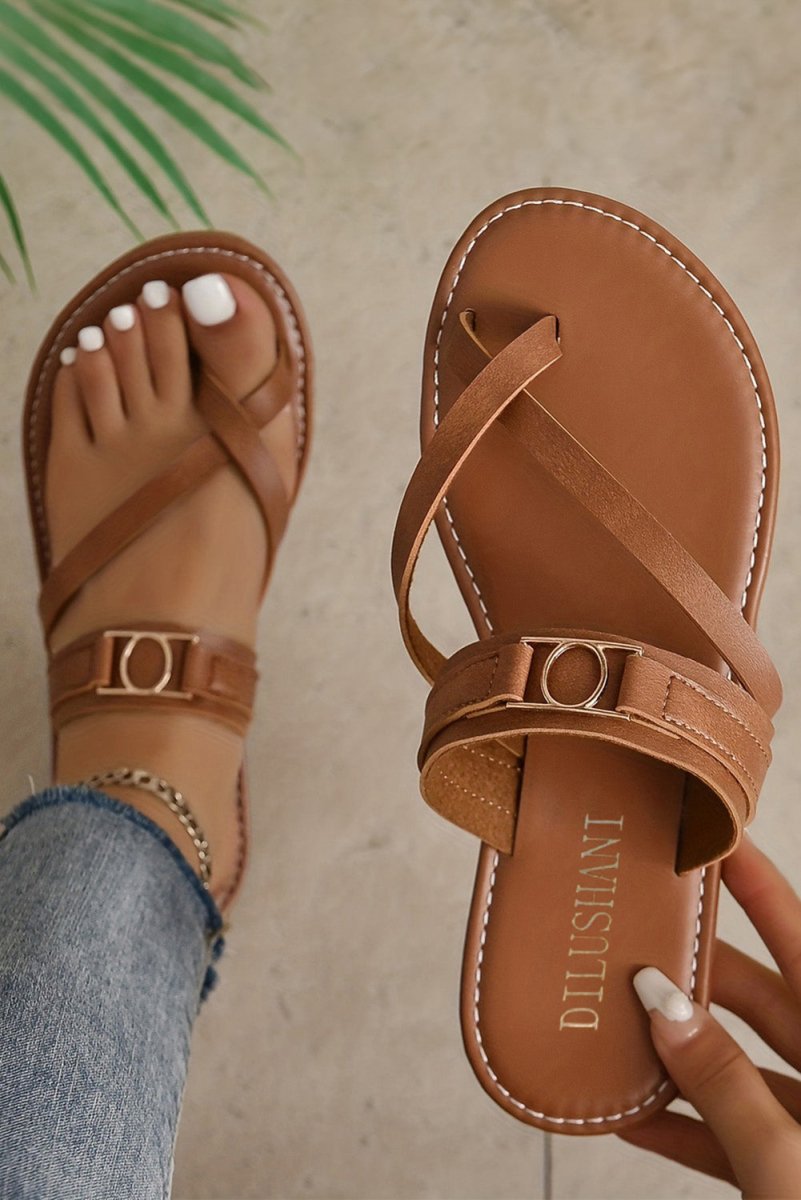 Sandalias planas cuero sintético cruzadas con hebilla metalizada - Carmen Modas - Sandals