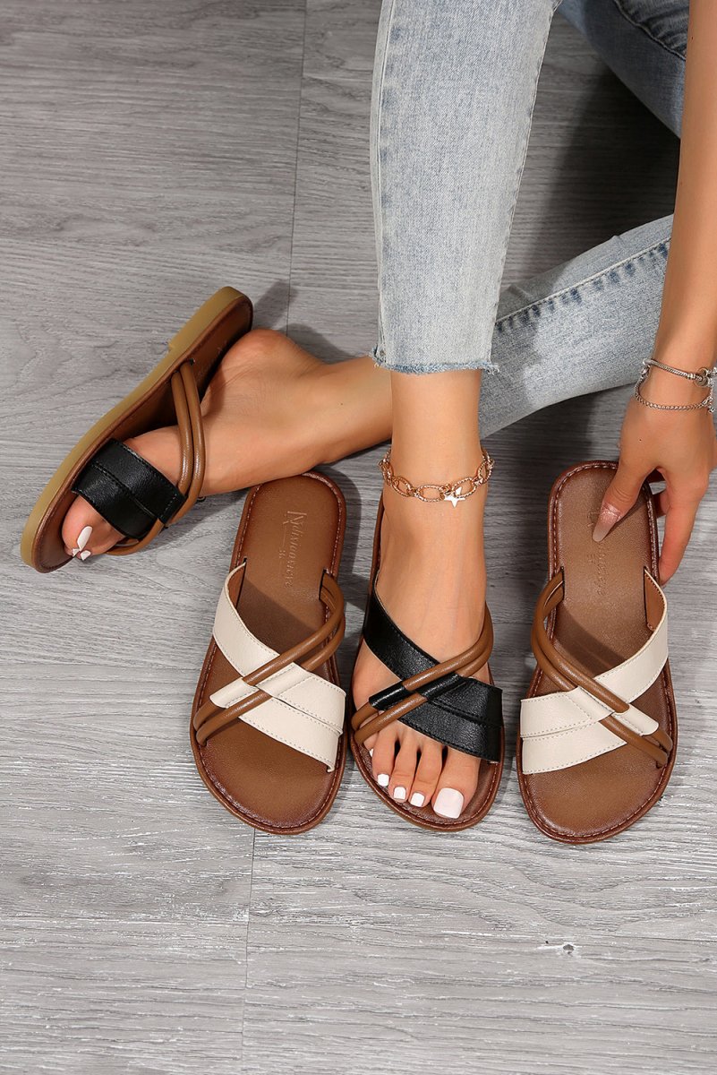 Sandalias planas negras cruzadas sintéticas verano casual - Carmen Modas - Sandals