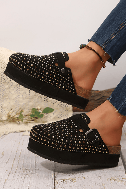 Sandalias plataforma vintage con tachuelas decorativas - Carmen Modas - Sandals