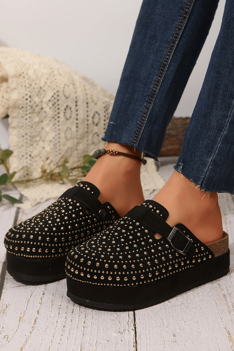 Sandalias plataforma vintage con tachuelas decorativas - Carmen Modas - Sandals