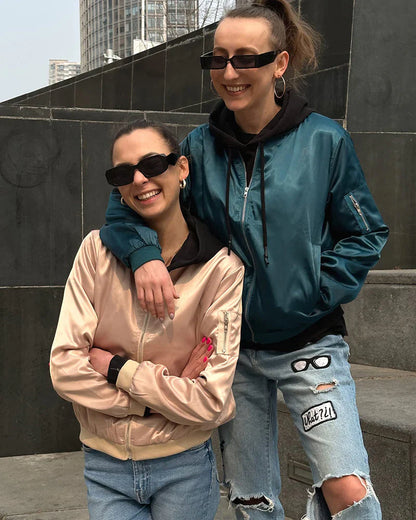 Chaqueta bomber para mujer | Detalle de cremallera