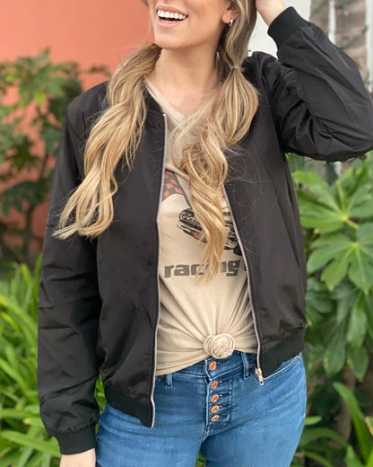 Chaqueta bomber para mujer | Detalle de cremallera