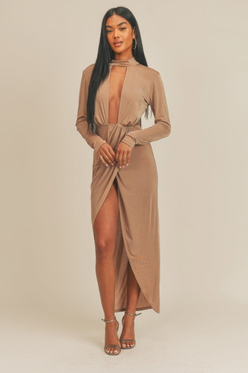 Vestido Abierto en Pecan Brown: Elegancia y Confort en Talla S, M, L - Carmen Modas - Dresses