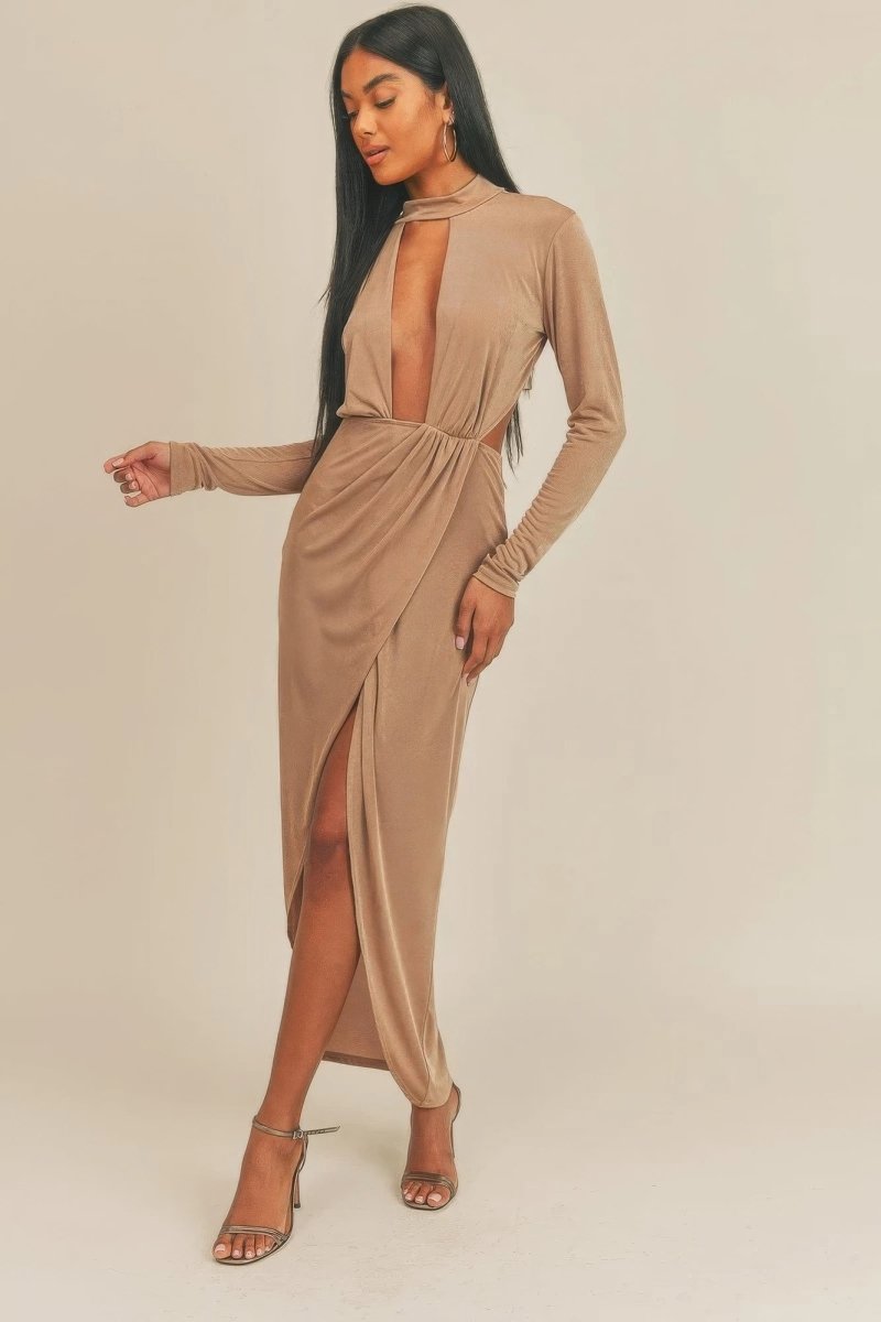 Vestido Abierto en Pecan Brown: Elegancia y Confort en Talla S, M, L - Carmen Modas - Dresses