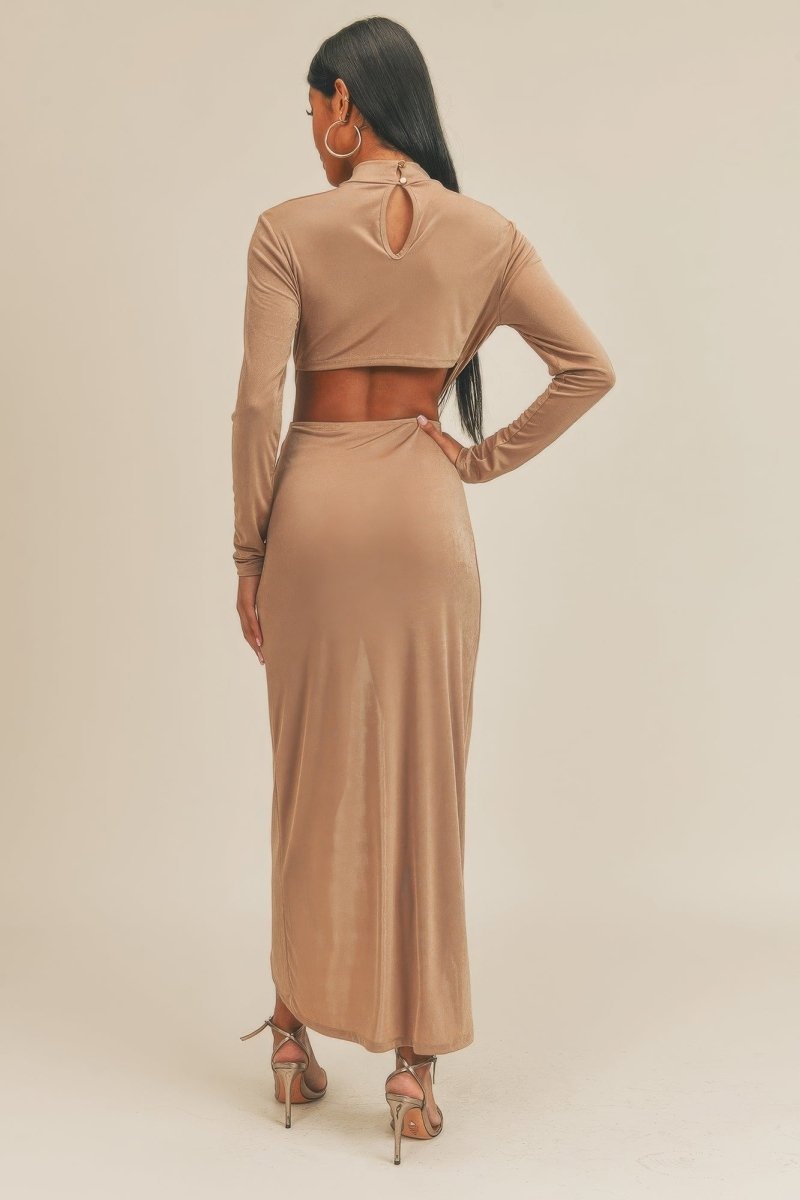 Vestido Abierto en Pecan Brown: Elegancia y Confort en Talla S, M, L - Carmen Modas - Dresses