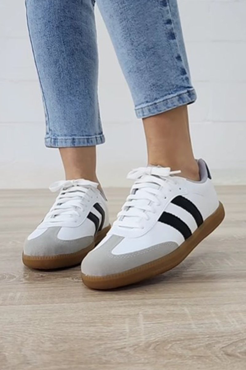 Zapatillas Blancas Planas de Cordones Mujer Urbanas - Carmen Modas - Sneakers