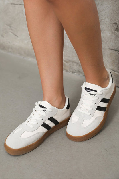 Zapatillas Blancas Planas de Cordones Mujer Urbanas - Carmen Modas - Sneakers