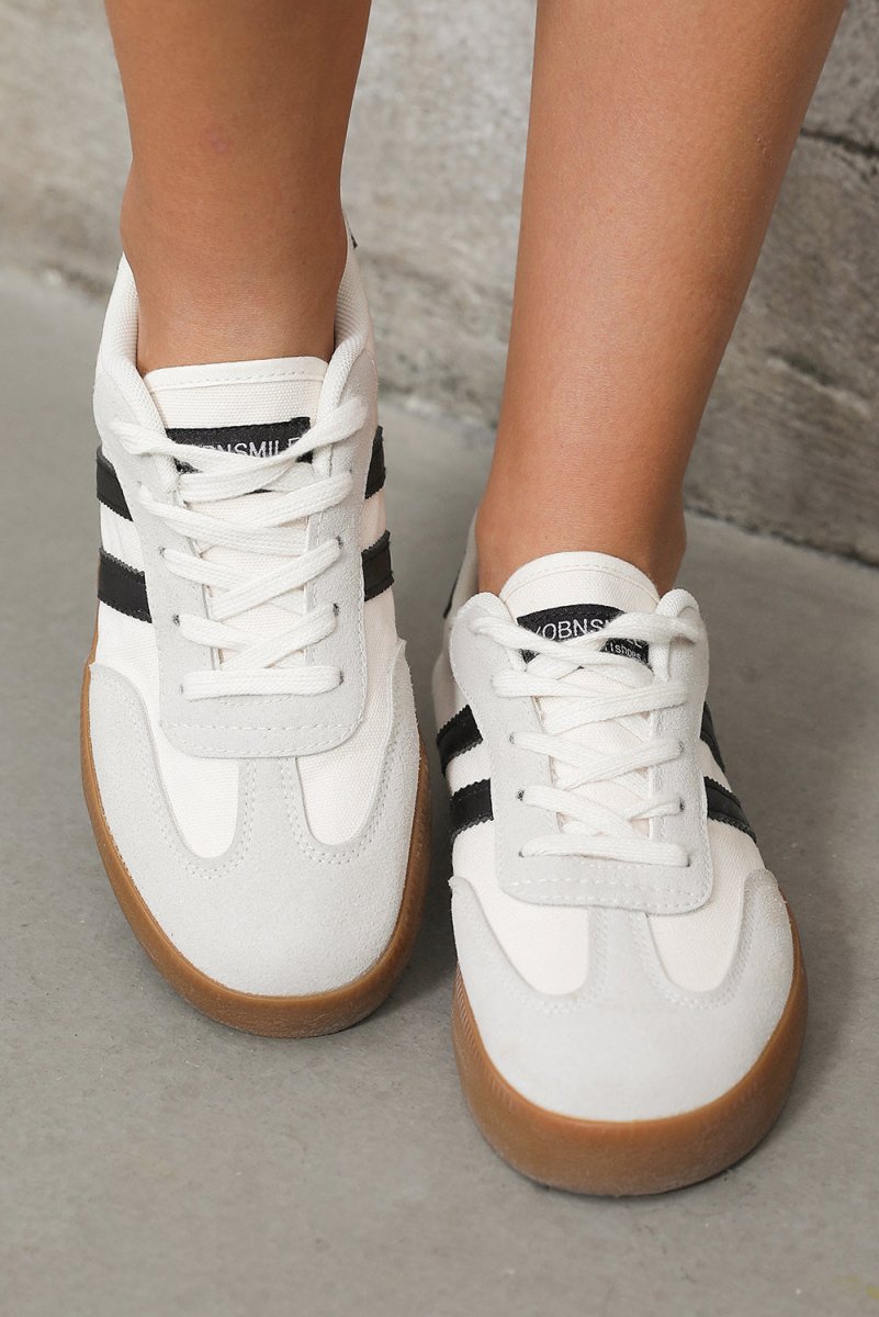 Zapatillas Blancas Planas de Cordones Mujer Urbanas - Carmen Modas - Sneakers