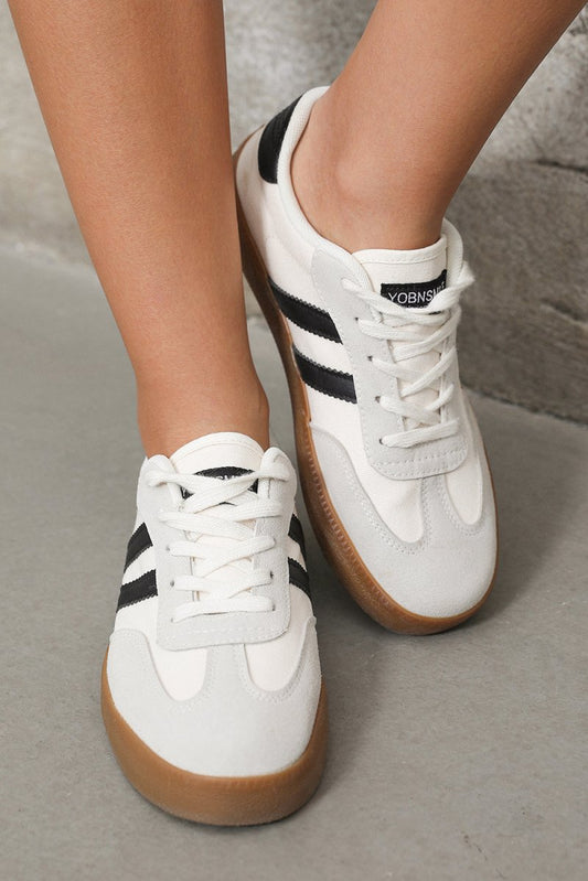 Zapatillas Blancas Planas de Cordones Mujer Urbanas - Carmen Modas - Sneakers