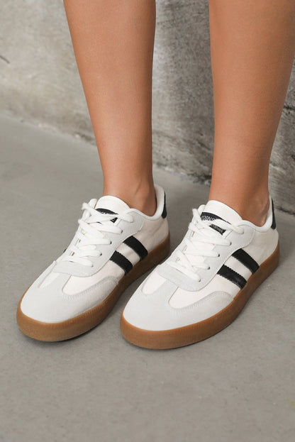 Zapatillas Blancas Planas de Cordones Mujer Urbanas - Carmen Modas - Sneakers