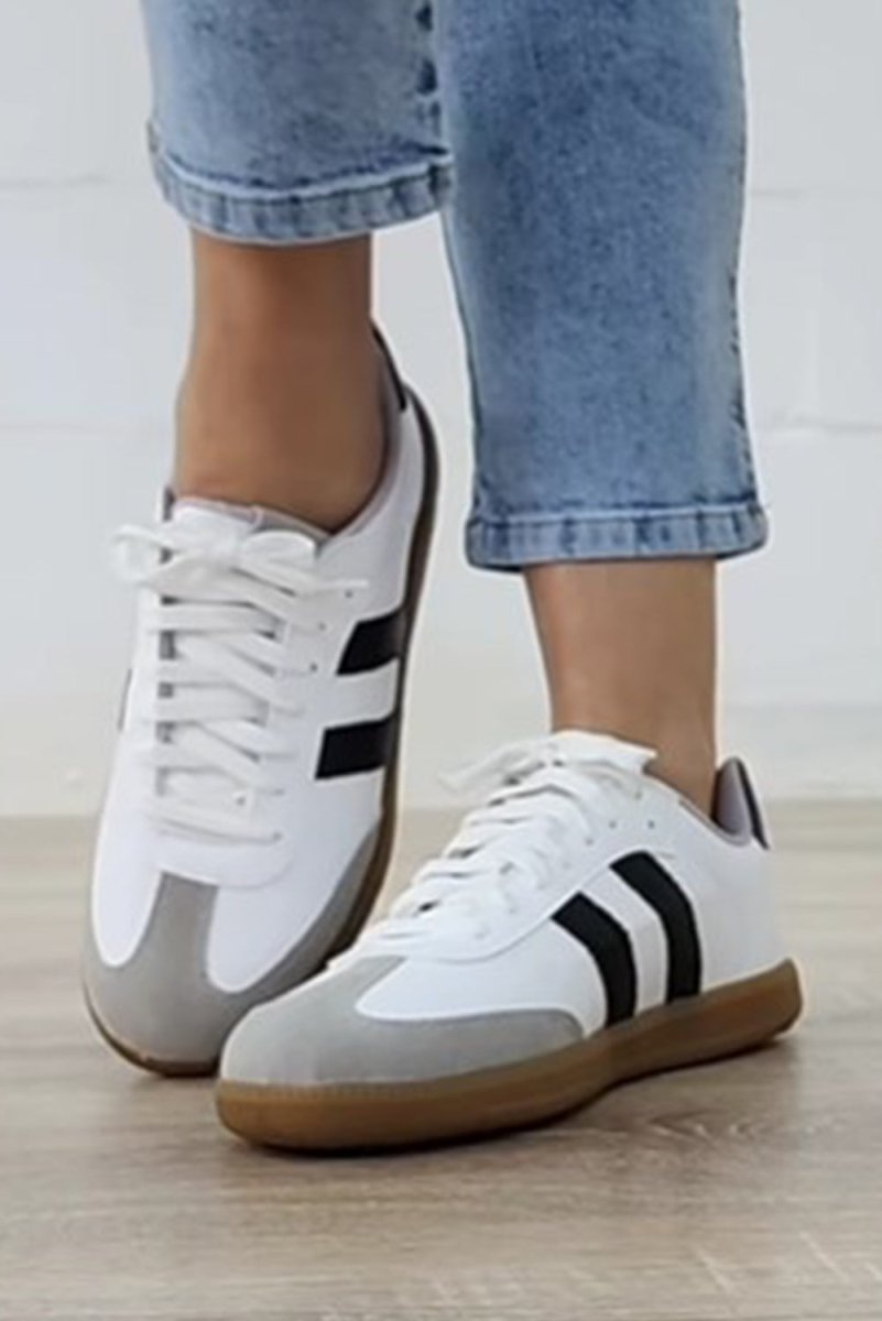 Zapatillas Blancas Planas de Cordones Mujer Urbanas - Carmen Modas - Sneakers