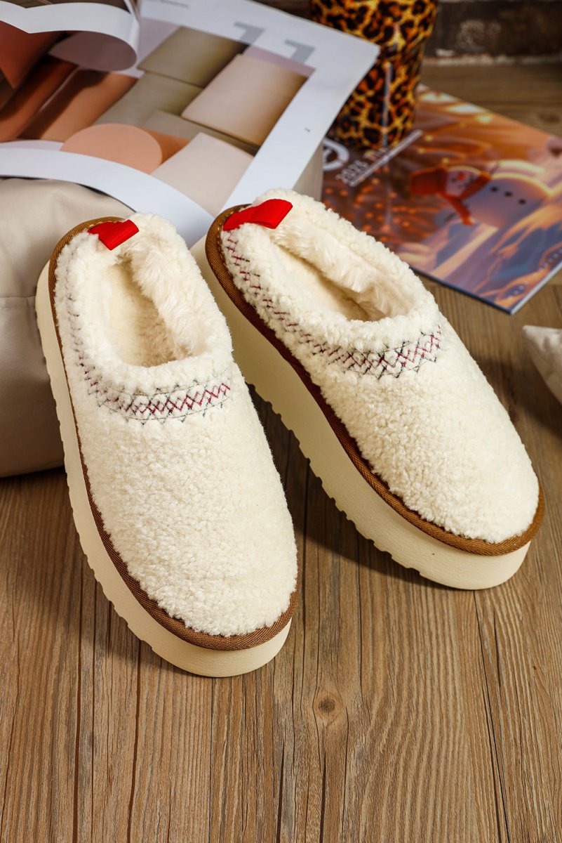 Zuecos tipo sherpa con plataforma gruesa cálida y cómoda - Carmen Modas - Slides Shoes + Flip Flops