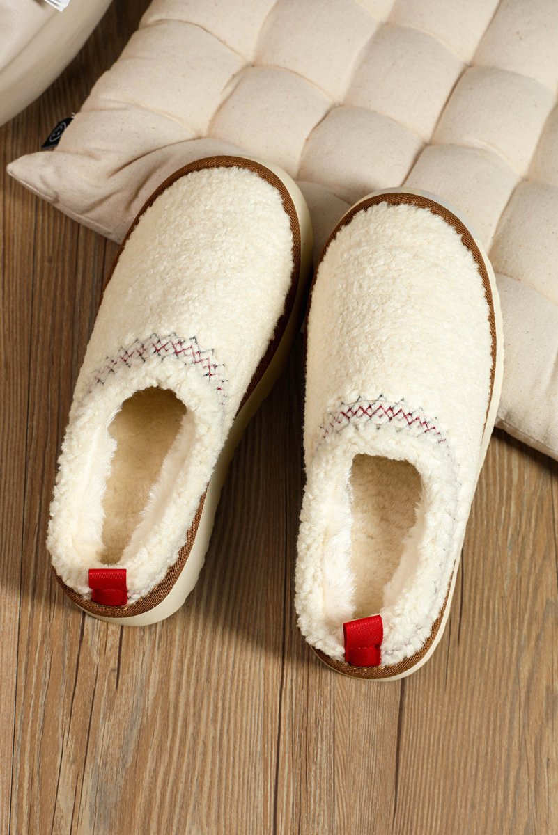 Zuecos tipo sherpa con plataforma gruesa cálida y cómoda - Carmen Modas - Slides Shoes + Flip Flops